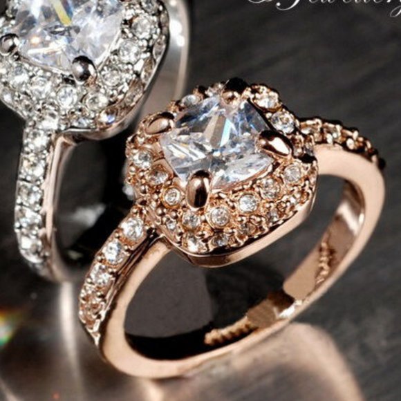 Stunning 18K Rose GP Swarovski Crystal Ring - Picture 4 of 8